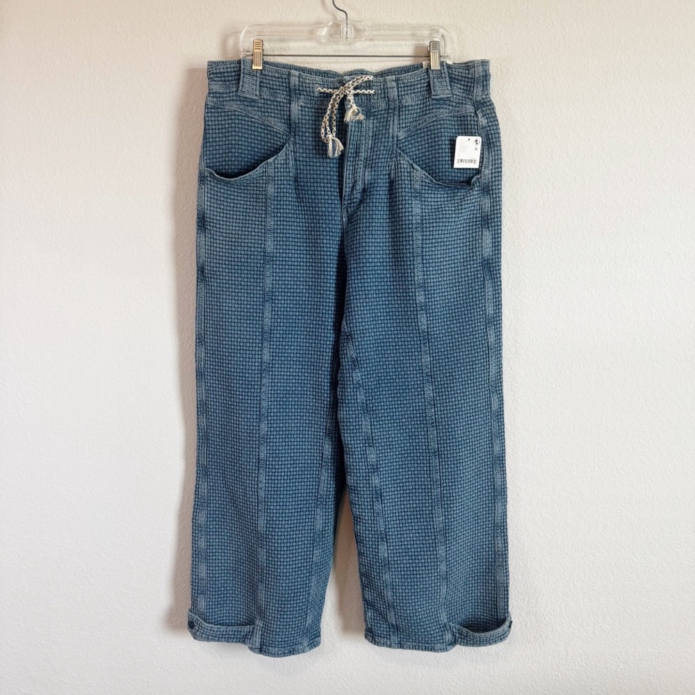Free People We The Free Washed Away Textured Pull On Boyfriend
Jeans Size Large - Picture 2 of 14